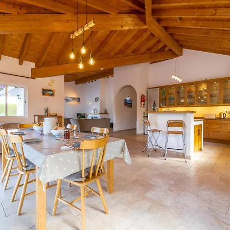 Casa Garrod - Spacious Family Semesterbostad