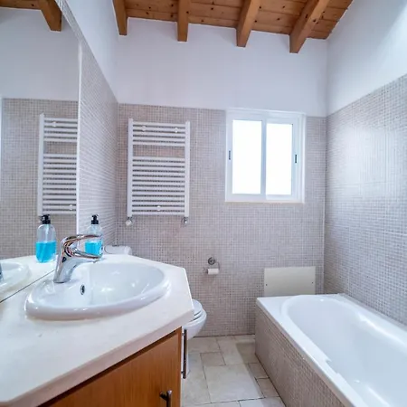 Casa Garrod - Spacious Family Semesterbostad *
